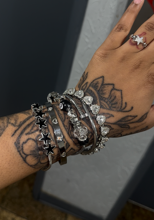 5⭐️charm bracelet